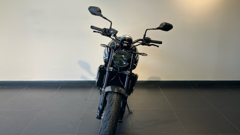 Triumph Trident (20MY)